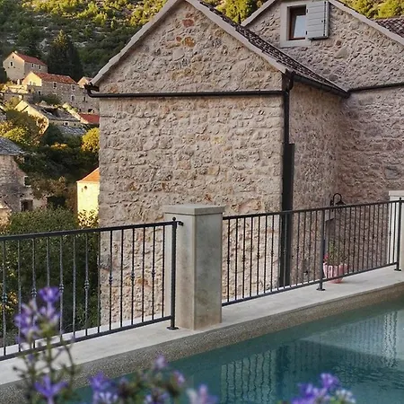 Fulmin Semesterbostad Hvar Town